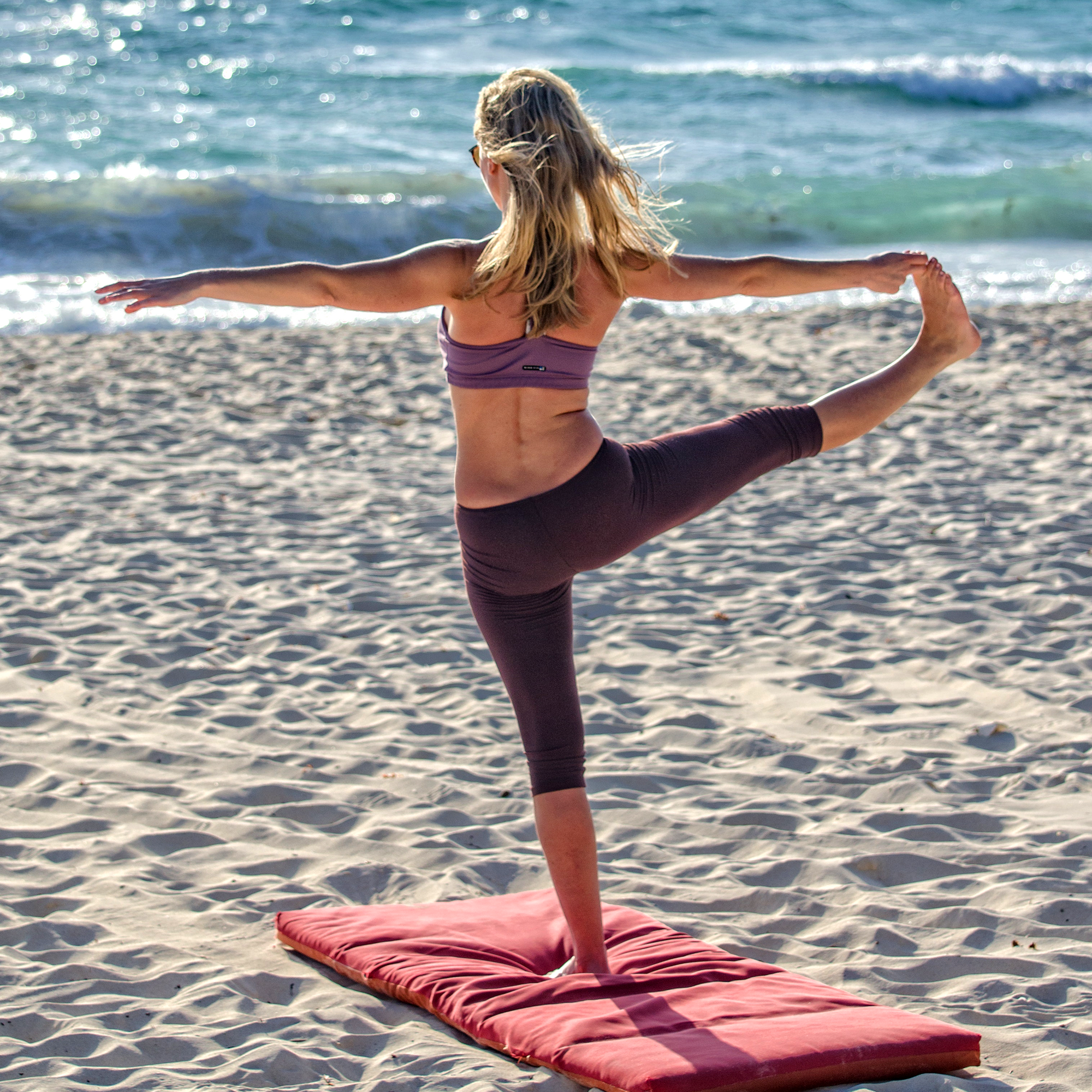 Yoga mat beach Stock Photos, Royalty Free Yoga mat beach Images |  Depositphotos